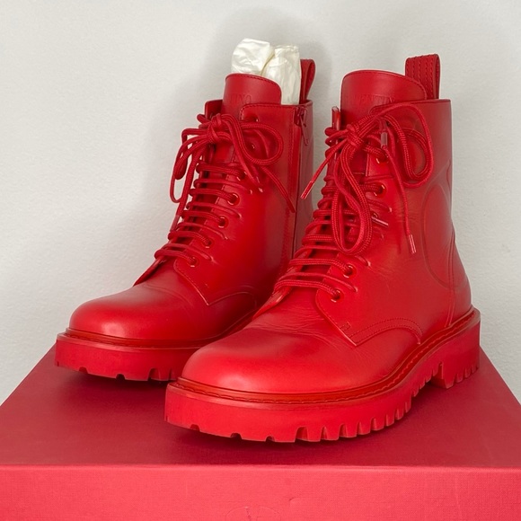 vlogo combat boots